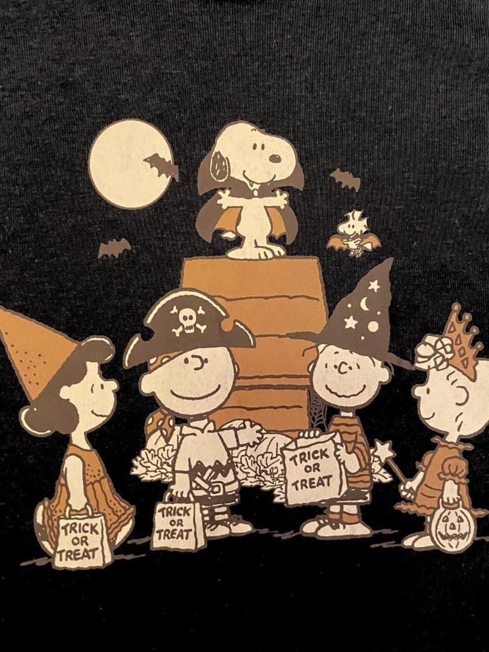 Peanuts snoopy charlie brown halloween black cropped baby tee EUC - Picture 3 of 4